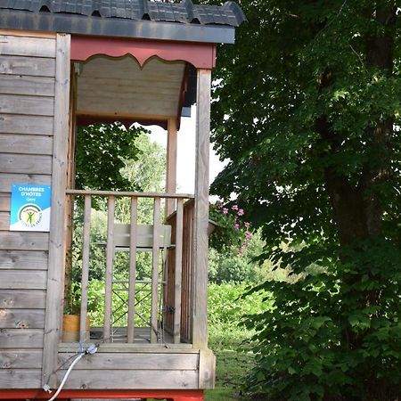 Roulotte La Pitchoune Bed and Breakfast Berdoues Esterno foto