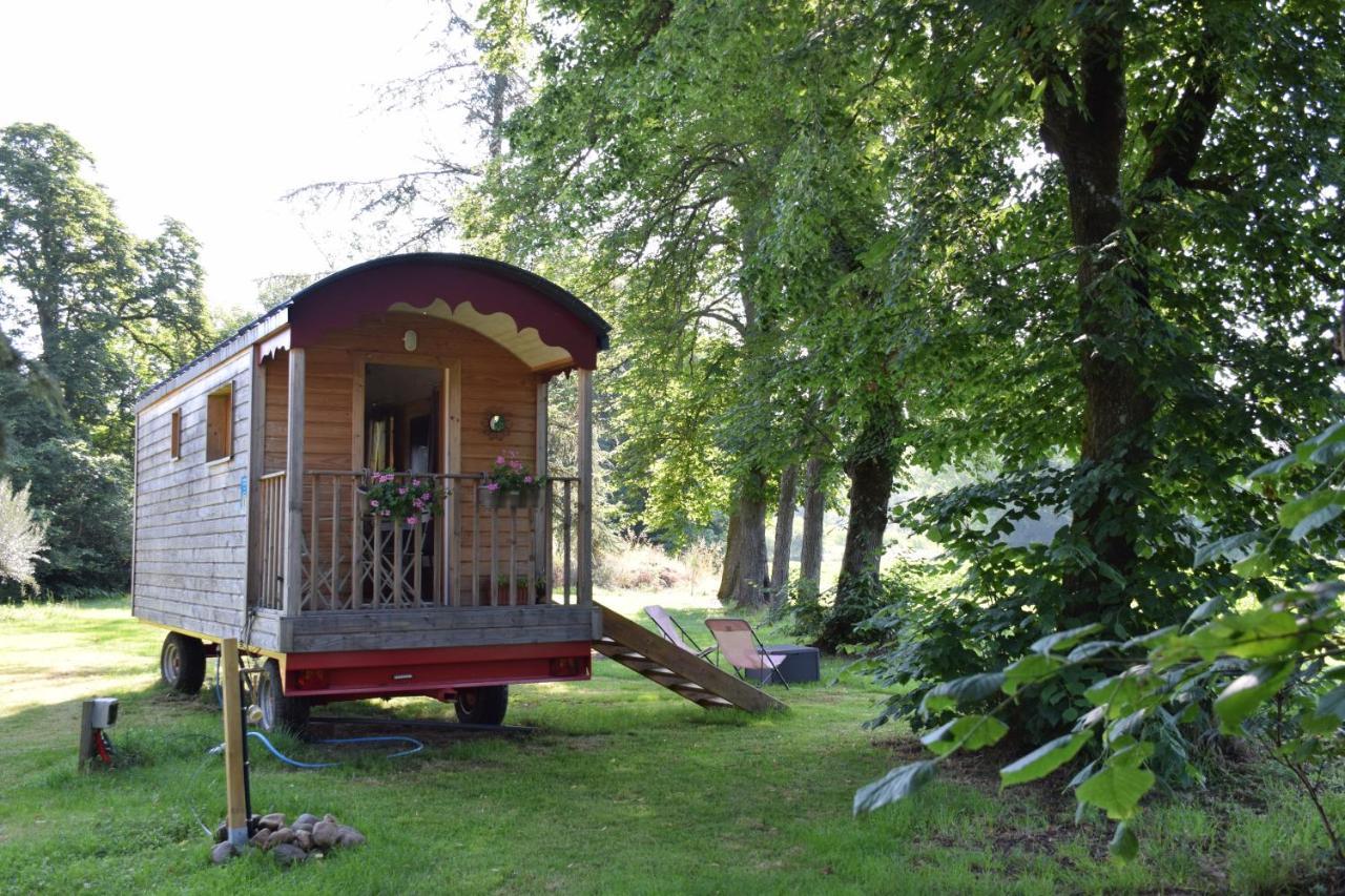 Roulotte La Pitchoune Bed and Breakfast Berdoues Esterno foto